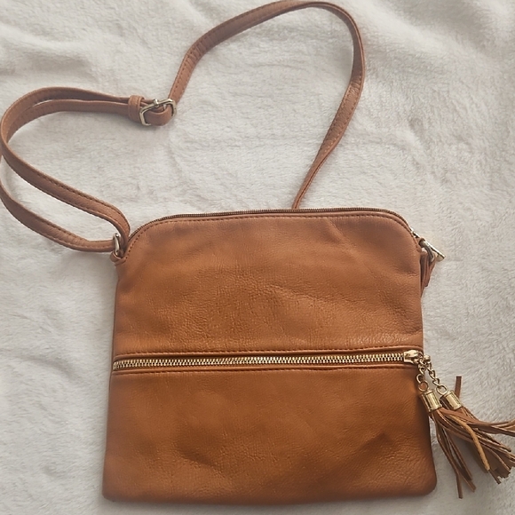 Handbags - Elegant Tan Leather Crossbody Bag